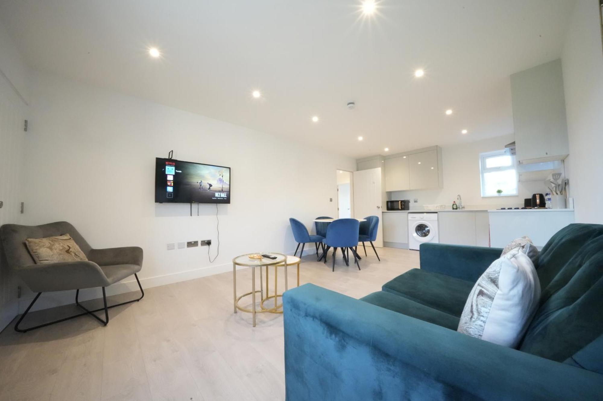 Ferienwohnung 10 Min Drive To Airport - Free Parking - 15 Min Bus Ride - Ev Charge Available Stanwell Exterior foto
